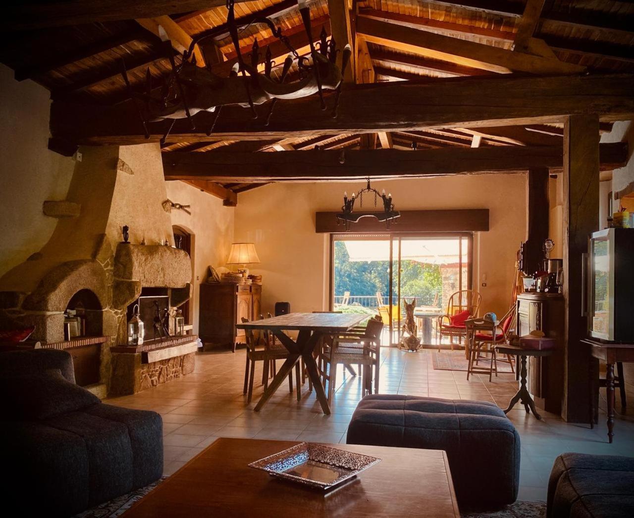 Bed and Breakfast Le Moulin Du Guy, Proche Du Puy Dufou Chanverrie Zewnętrze zdjęcie