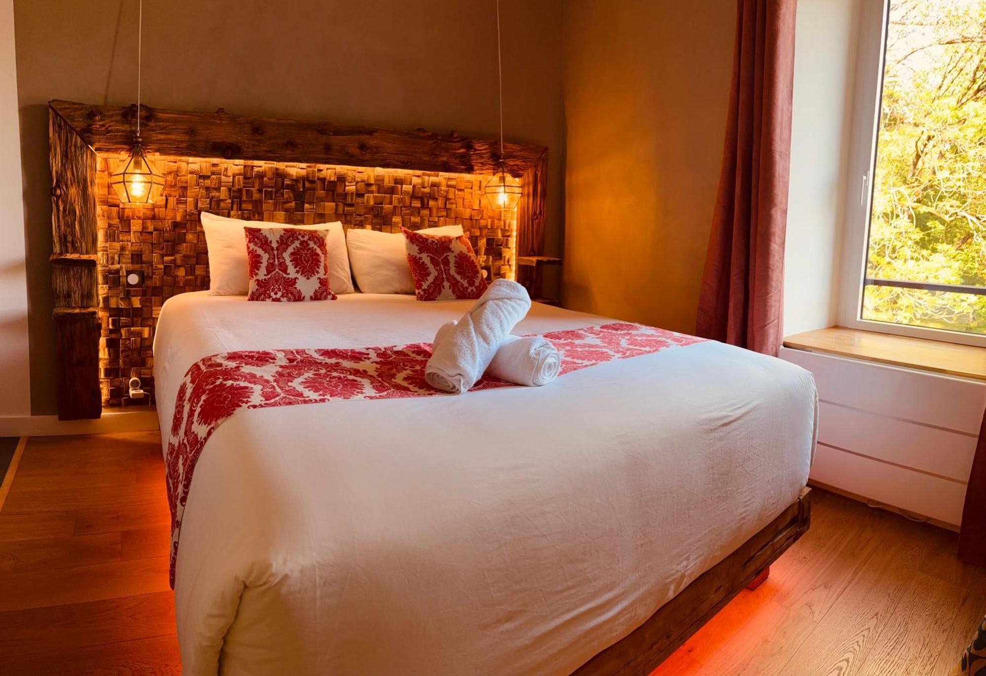 Bed and Breakfast Le Moulin Du Guy, Proche Du Puy Dufou Chanverrie Zewnętrze zdjęcie