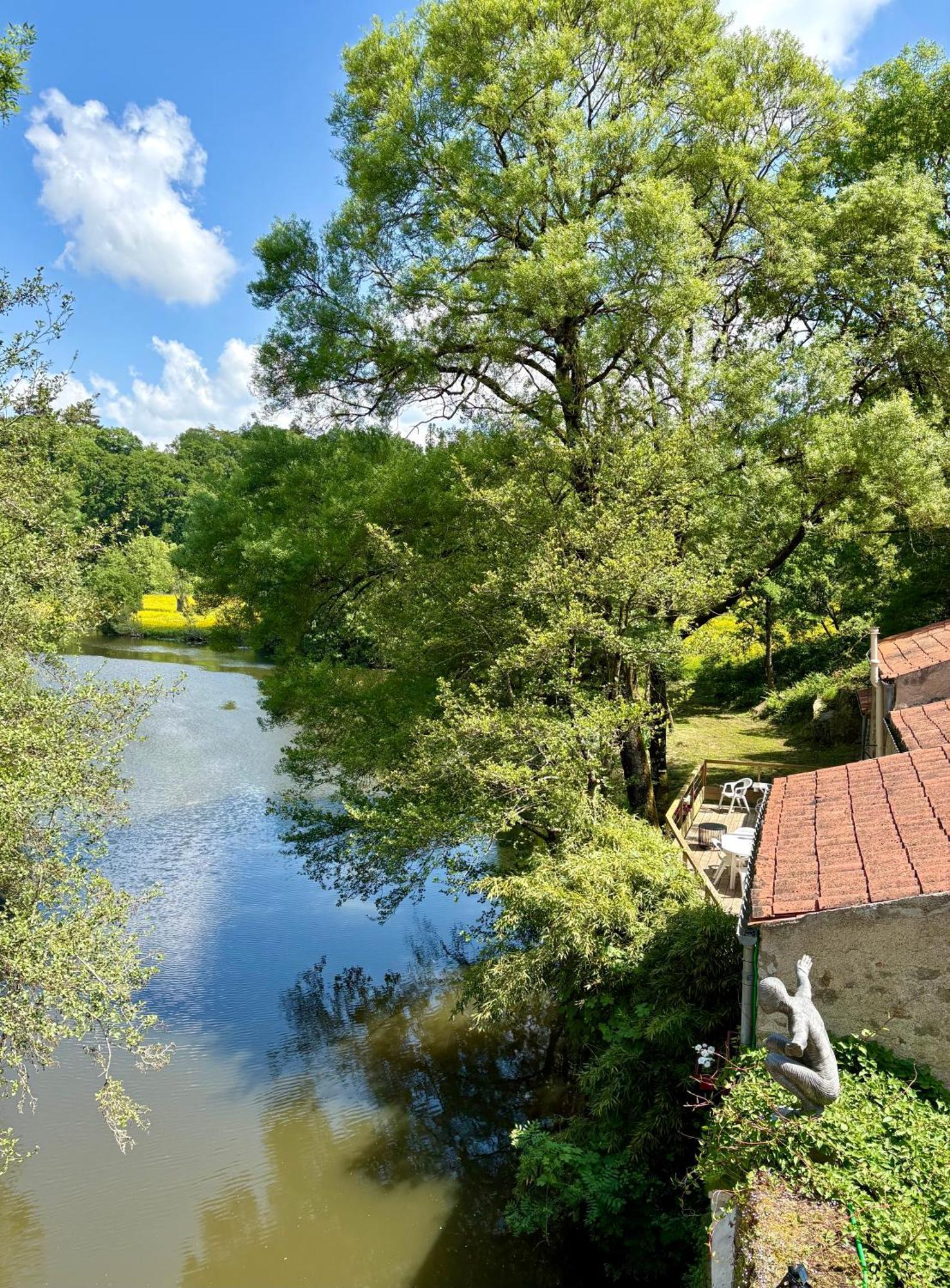 Bed and Breakfast Le Moulin Du Guy, Proche Du Puy Dufou Chanverrie Zewnętrze zdjęcie
